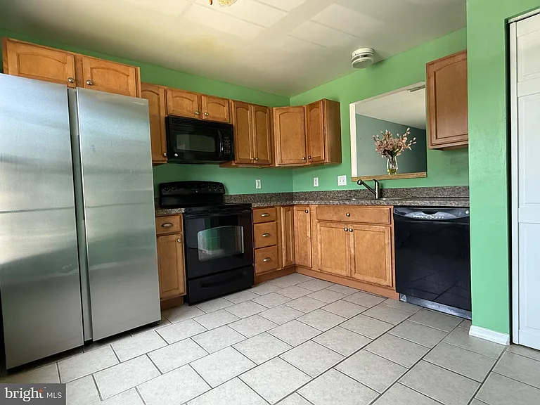 3 Ingrid Ct — Photo 4