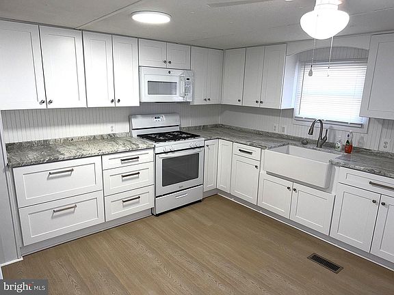2nd image of 8049 Veterans Hwy #59