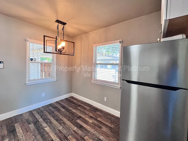 645 W Andrews Ave — Photo 10