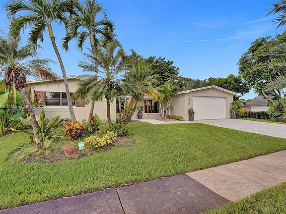 4th image of 1420 NW 114th Ave