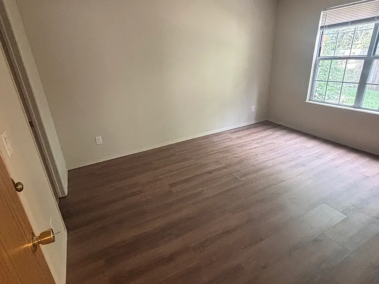 2119 Troy Ct — Photo 13