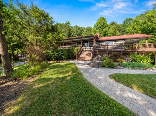 2004 Thompson Rd, Knoxville, TN 37932