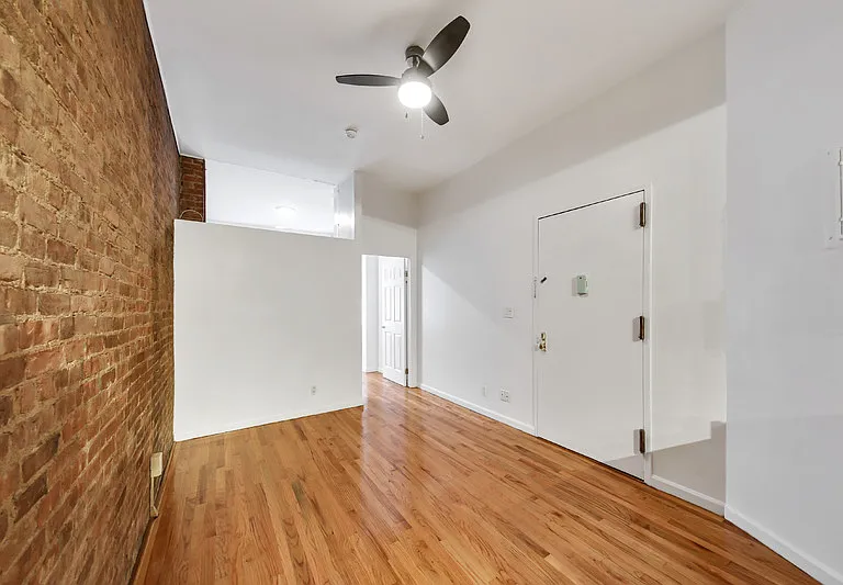 449 W 48th St #1E — Photo 3