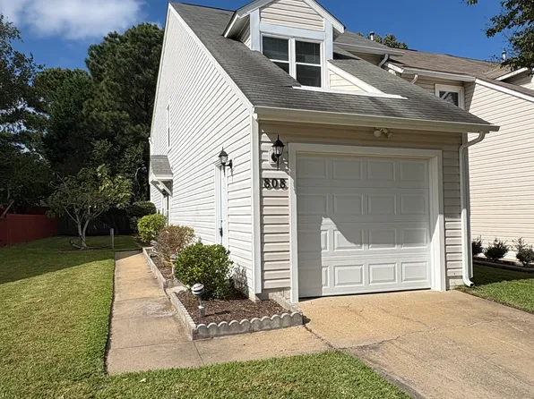 808 Quesnel Dr, Virginia Beach, VA 23454