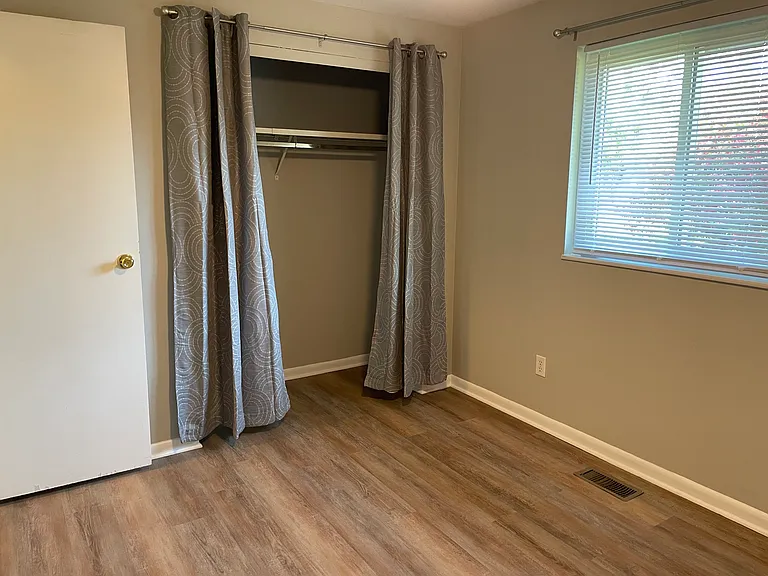all 3 bedrooms have ceiling fans.