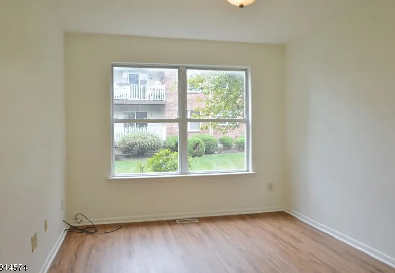 3 Donna Dr — Photo 12