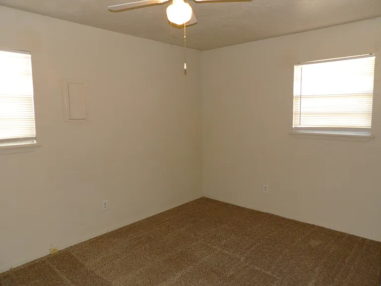 6454 NW Columbia Ave — Photo 7