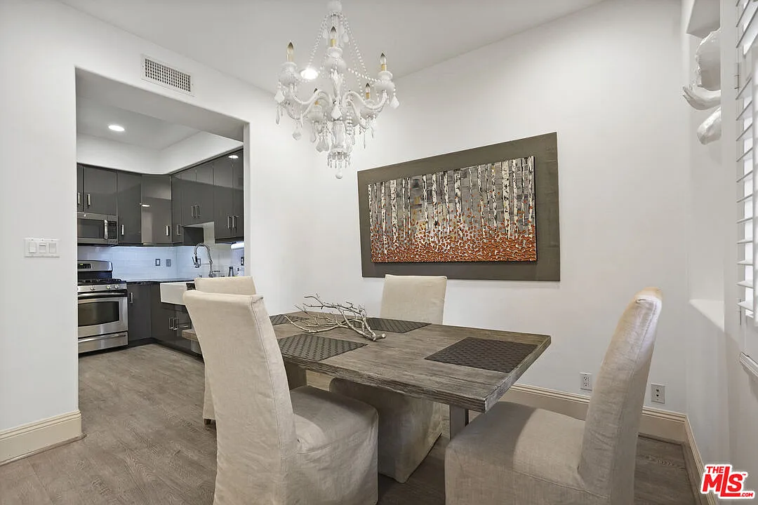 Building Photo - 16123 Sunset Blvd #202