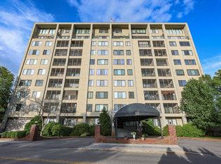 55 River Rd APT 8A, Manchester, NH 03104