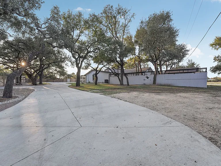 1739 Starwood Dr — Photo 47