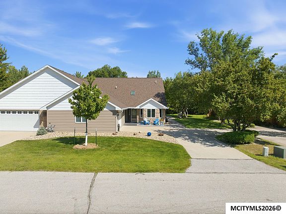 3rd image of 2010 Hunters Ridge Dr