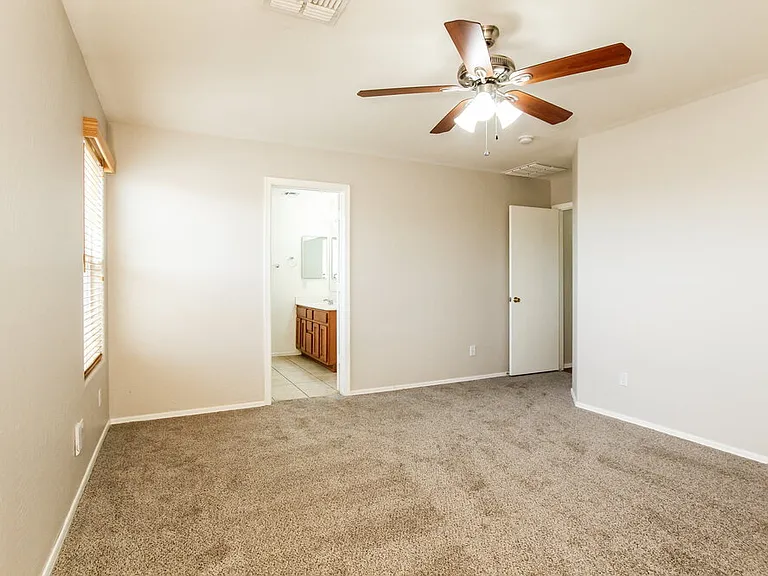 15066 W Buchanan St — Photo 9