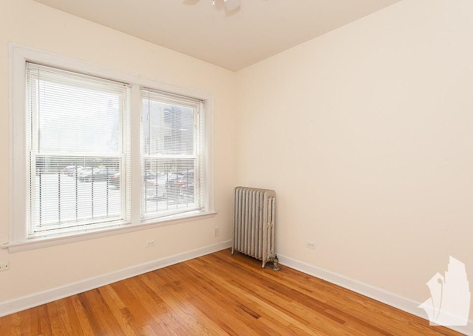 1st image of 3922 N Pine Grove Ave #3RDFLT