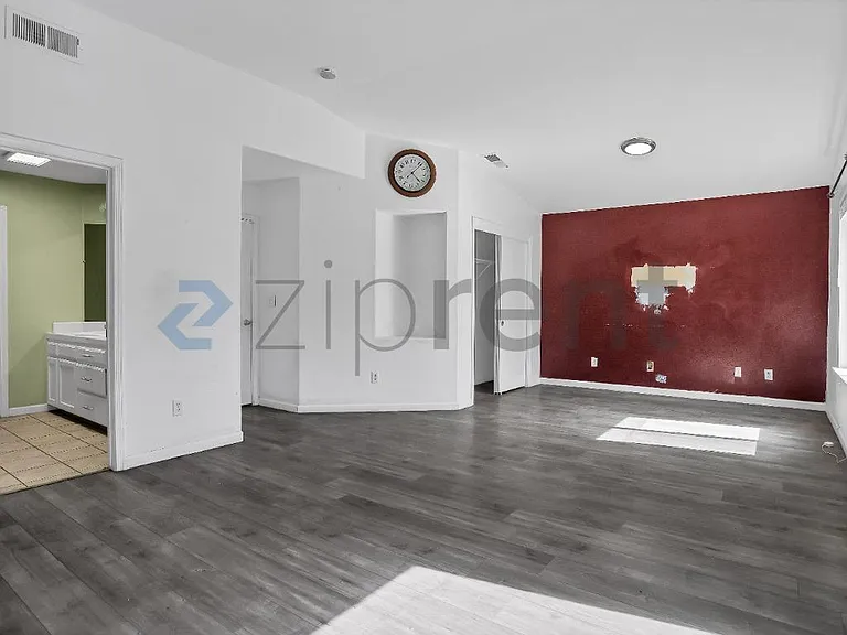 2437 N Tracy Ave — Photo 26