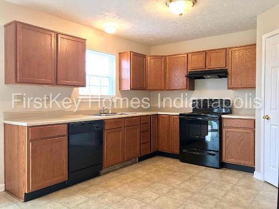4th image of 3105 Cluster Pine Dr