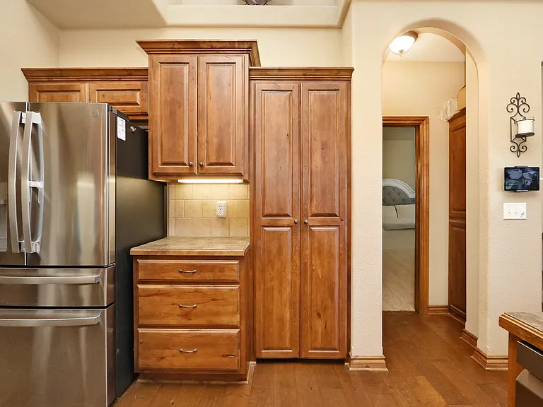 825 Laussac Dr — Photo 4