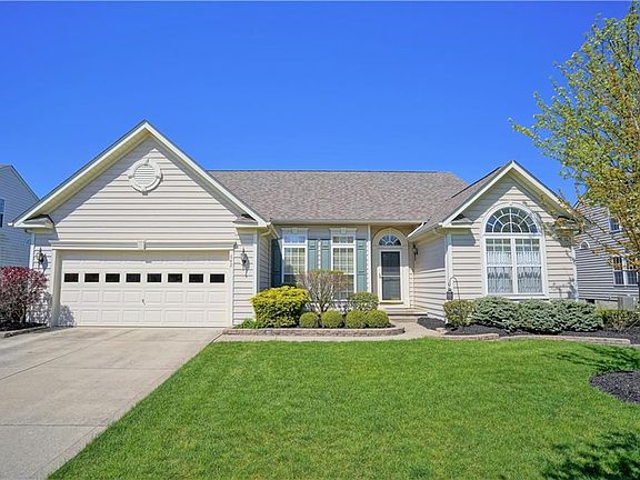 3rd image of 842 Stonewater Dr