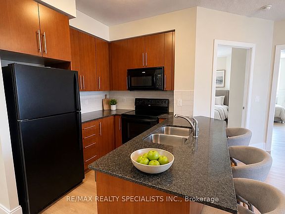 2nd image of 330 Burnhamthorpe Rd W Unit 2702