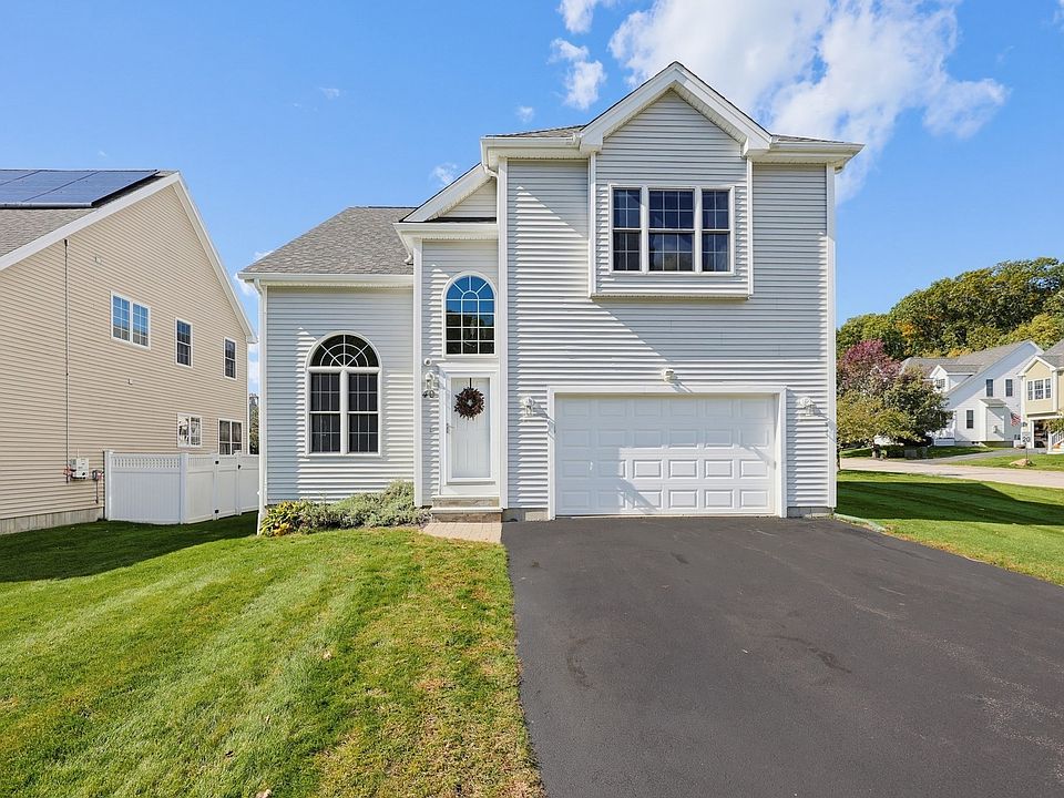 1st image of 40 Zain Cir #40