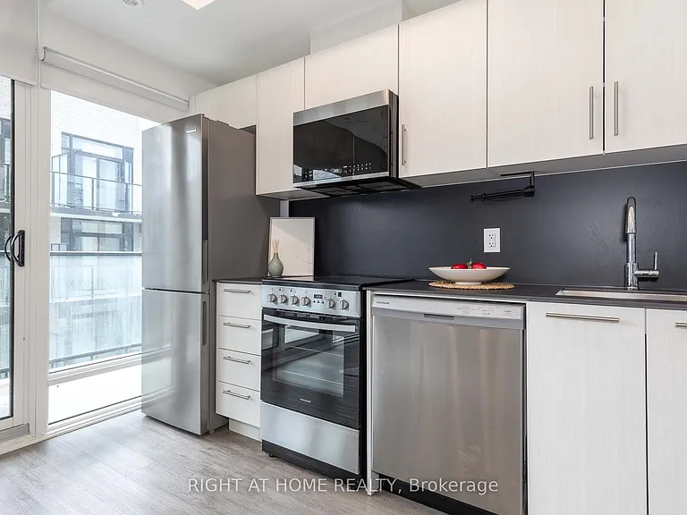 871 Sheppard Ave W #33 — Photo 10