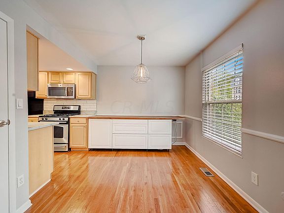 5th image of 2585 Olde Hill Ct N