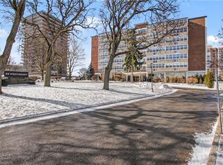 Westmount Towers, Waterloo, ON N2L 2R3