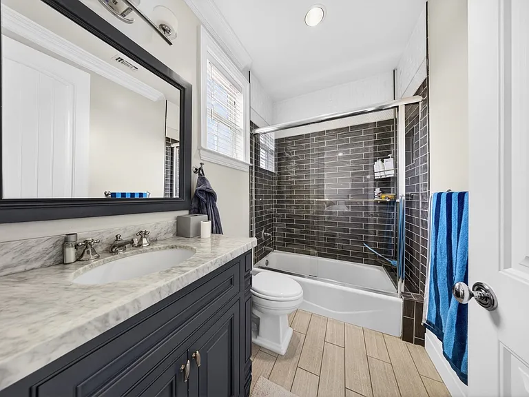 4533 Farmdale Ave — Photo 54