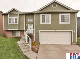 7407 N 74th St, Omaha, NE 68122
