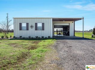 276 Carter Ln, Port Lavaca, TX 77979