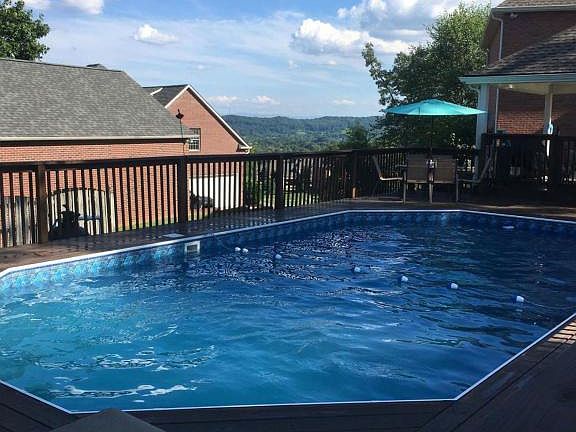 3rd image of 8072 Leclay Dr