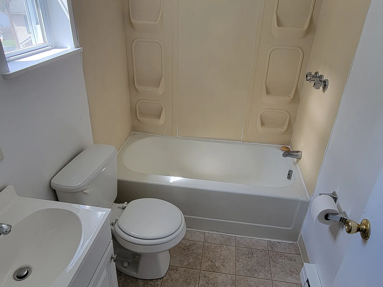Studio, 450 sqft, $500 — Photo 3