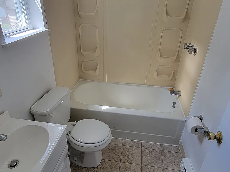 361 Chestnut St #A — Photo 3