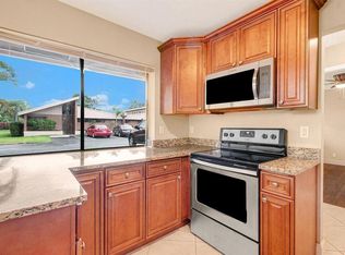 166 Sparrow Dr APT 1B, Royal Palm Beach, FL 33411