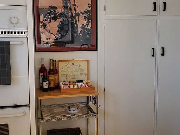 4th image of 734 N Alfred St APT 3