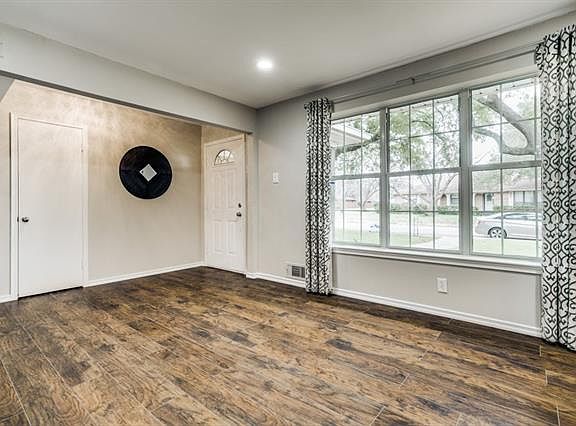 4th image of 8437 Londonderry Ln