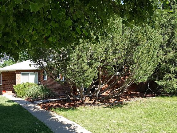 Large front yard with good privacy