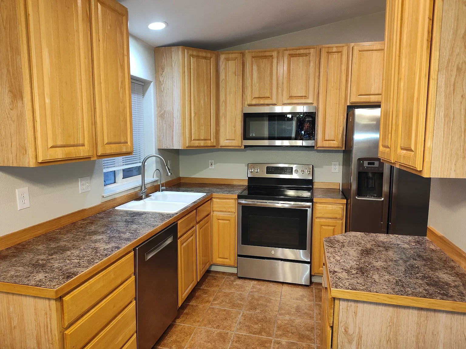 Costich Condo — Photo 2