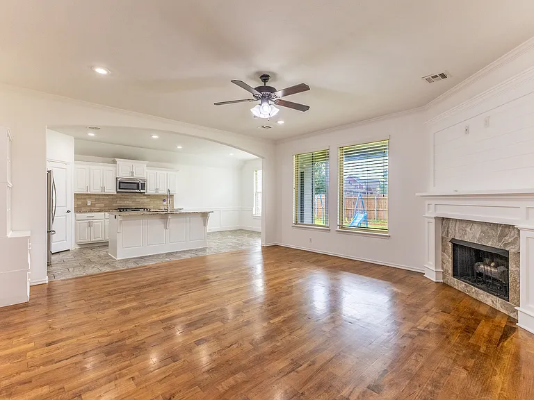 1301 W Elmira Pl — Photo 7