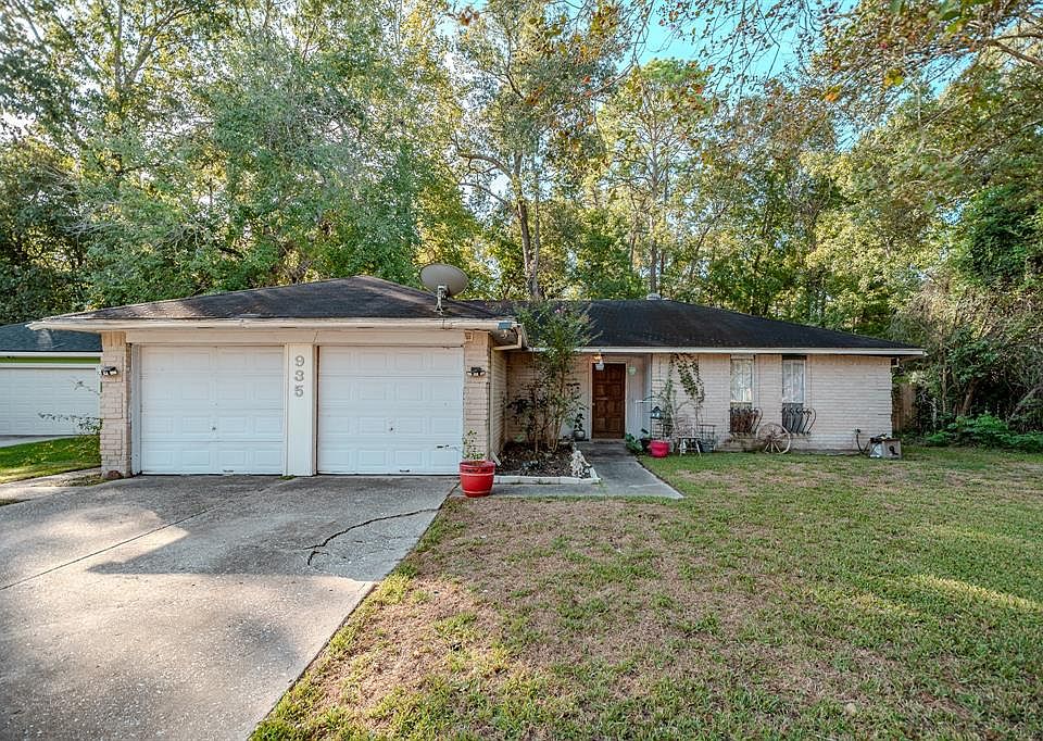 935 Yacht Ct, Crosby, TX 77532 | Zillow