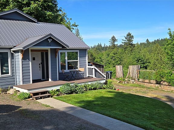 2nd image of 2316 NE Sunset Lane