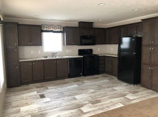 40694 Heath Ct, Sterling Heights, MI 48310