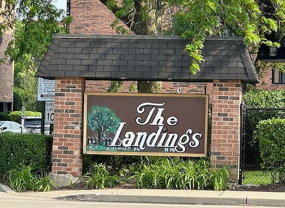 2nd image of 9374 Landings Ln Unit 404