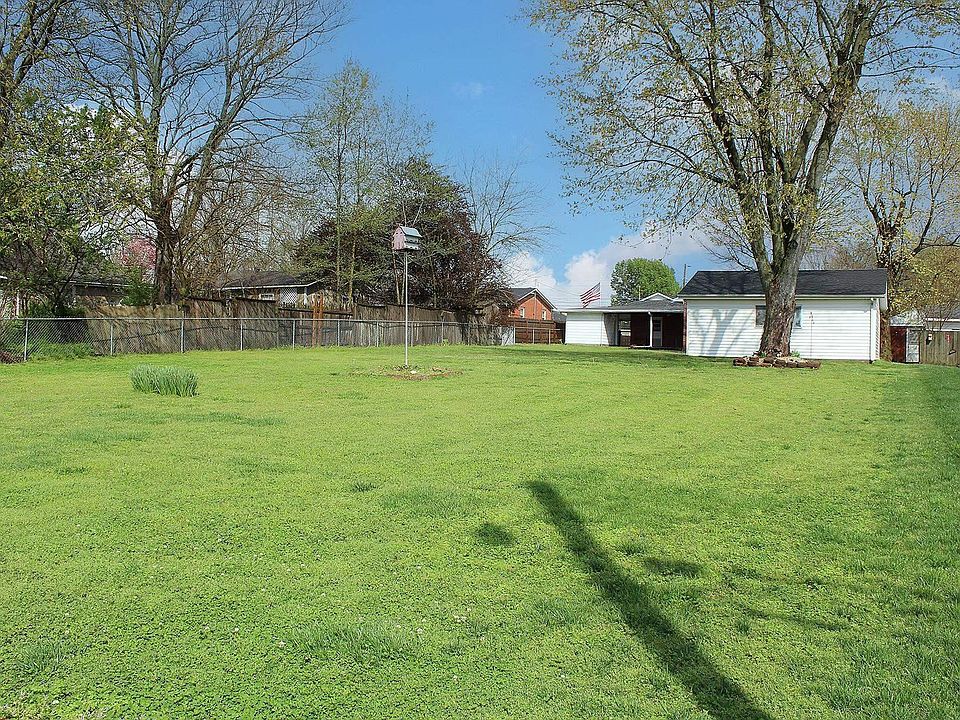 1st image of 4 Shady Ln #4
