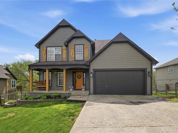 215 E Whispering Hills Blvd, Lone Jack, MO 64070