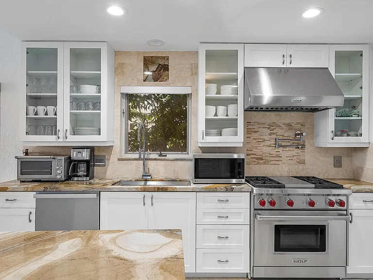 1421 Ponce De Leon Dr — Photo 16