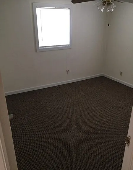 702 Overhill Rd — Photo 2