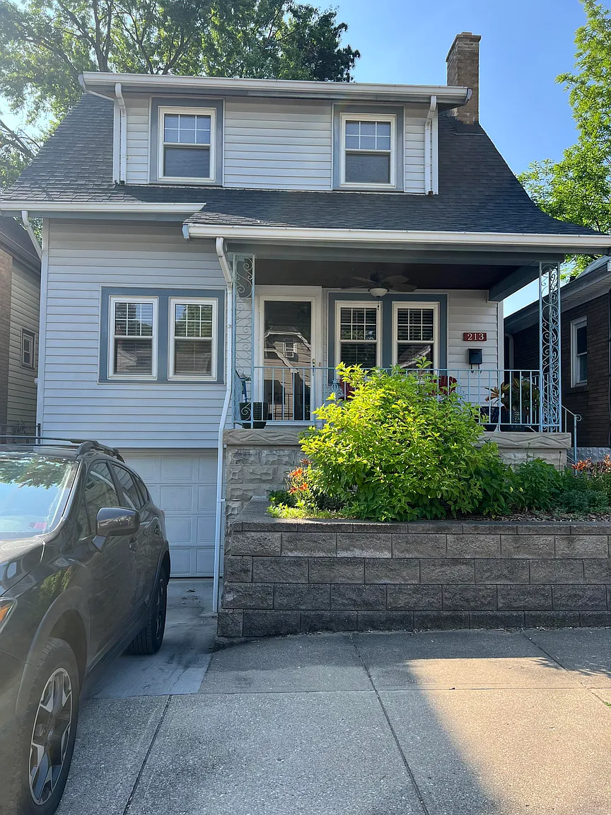 213 Roosevelt Ave photo 1