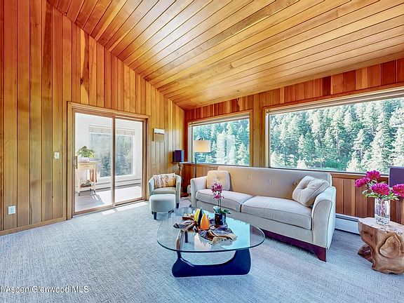 5th image of 2602 Hidden Valley Rd