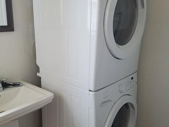 washer/dryer in unit