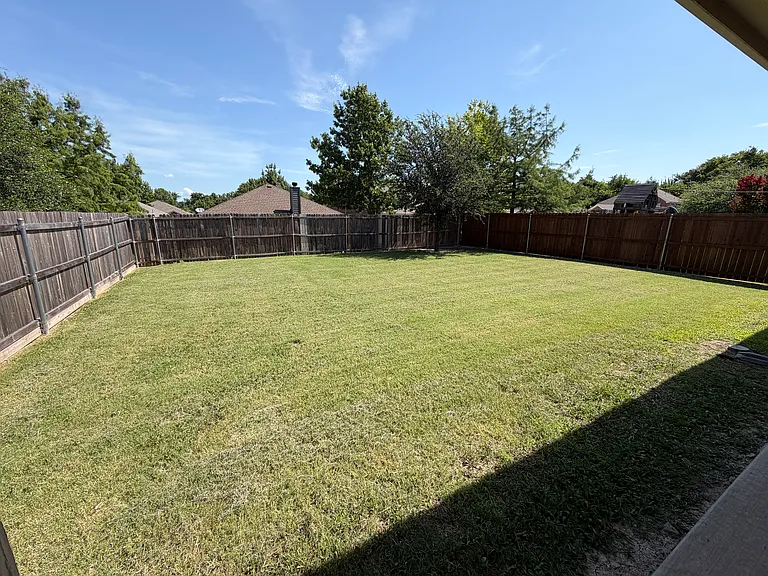 1810 Carol Ln — Photo 16